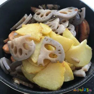 麻辣虾香锅的家常做法_干锅香辣虾的家常做法_干锅鸡翅虾的家常做法