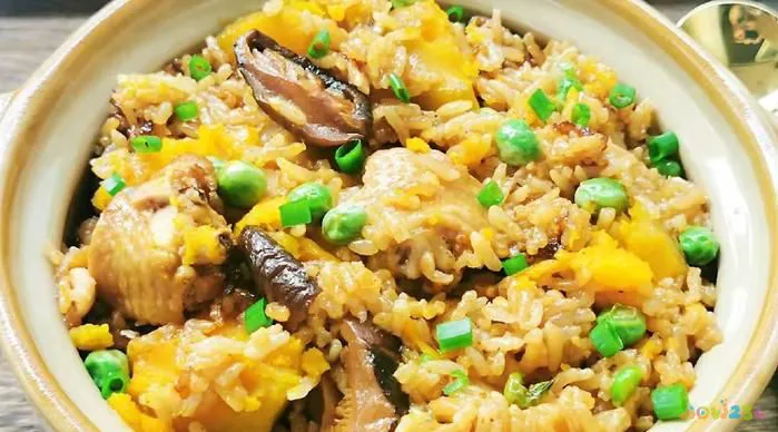 电饭锅焖饭怎么做才好吃_家常做法电饭锅焖饭视频_电饭锅焖饭的家常做法