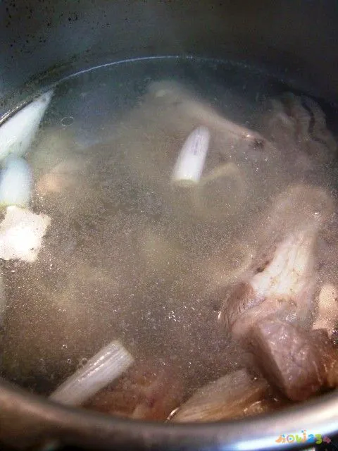 家常煮猪蹄_猪蹄顿木耳海带汤的做法大全家常_卤猪蹄的家常做法