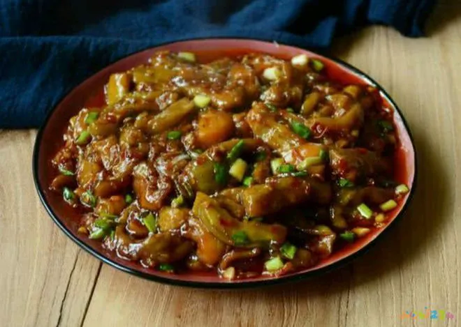 茄子炒肉末的家常做法_中午做啥饭简单又好吃_70后饭吧哪些菜好吃