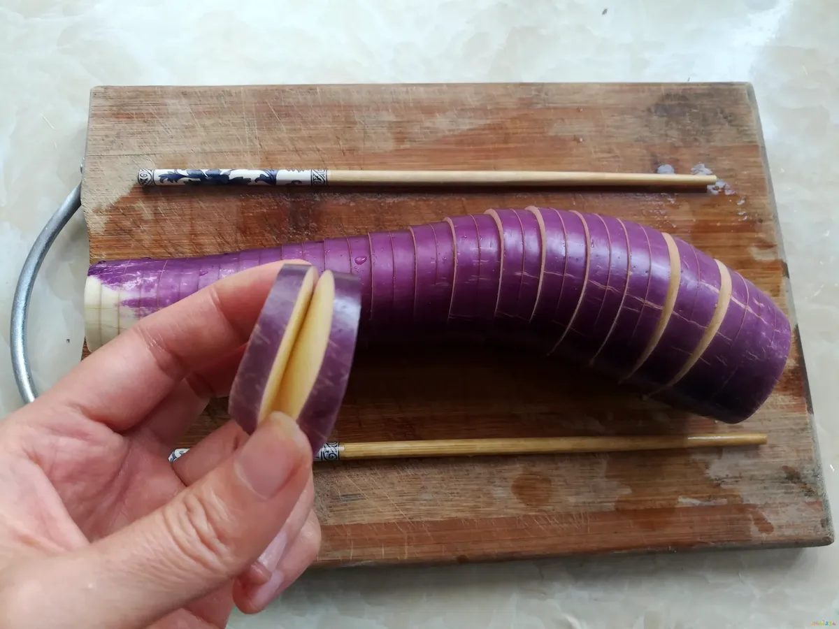 茄盒的家常做法_葫萝卜茄盒的家常做法_素茄盒的家常做法