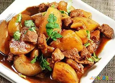 胡萝卜炖牛肉的家常做法_萝卜炖牛肉的做法大全_萝卜胡萝卜牛肉汤做法