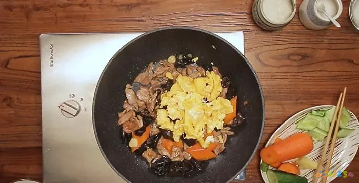 家常小炒肉做法_家常菜小炒肉_家常小炒肉