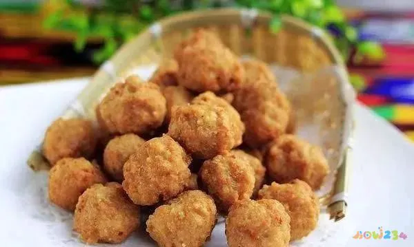 干炸丸子视频做法视频_干炸丸子的家常做法_大厨干炸丸子视频