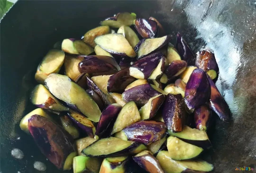 蒜茄子咋做好吃_蒜烧茄子的家常做法_蒜烧茄子怎么做好吃