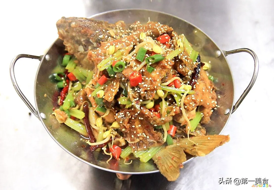 炸鲤鱼家常做法视频_炸鲤鱼怎么做_炸鲤鱼块的家常做法