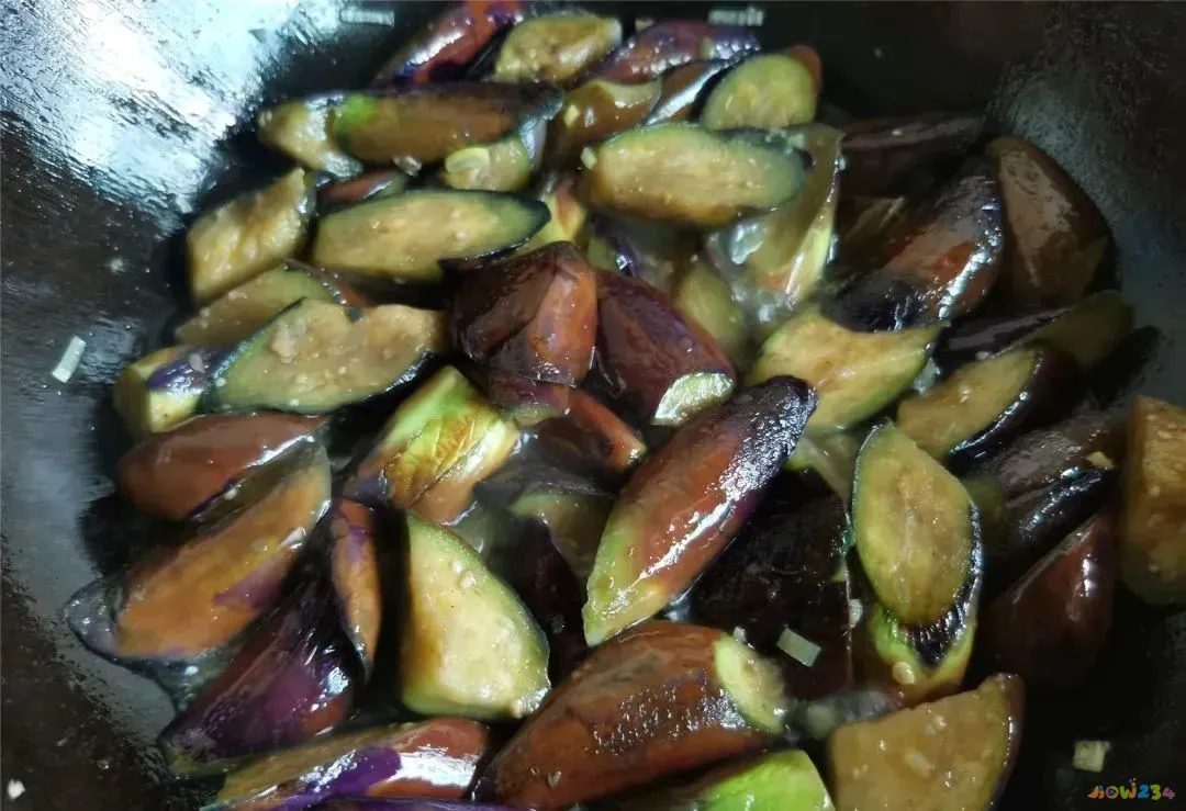 蒜烧茄子的家常做法_蒜茄子咋做好吃_蒜烧茄子怎么做好吃