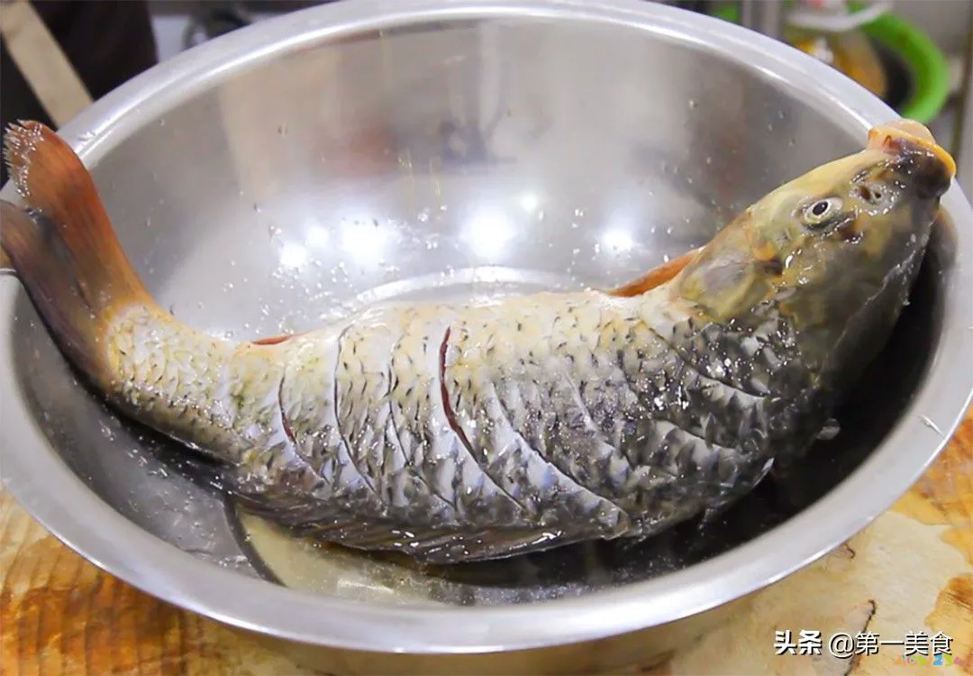 红烧鱼的家常做法简单_家常红烧鱼的做法和步骤图窍门_家常红烧鱼的做法大全