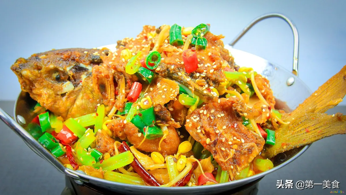 炸鲤鱼家常做法视频_炸鲤鱼怎么做_炸鲤鱼块的家常做法