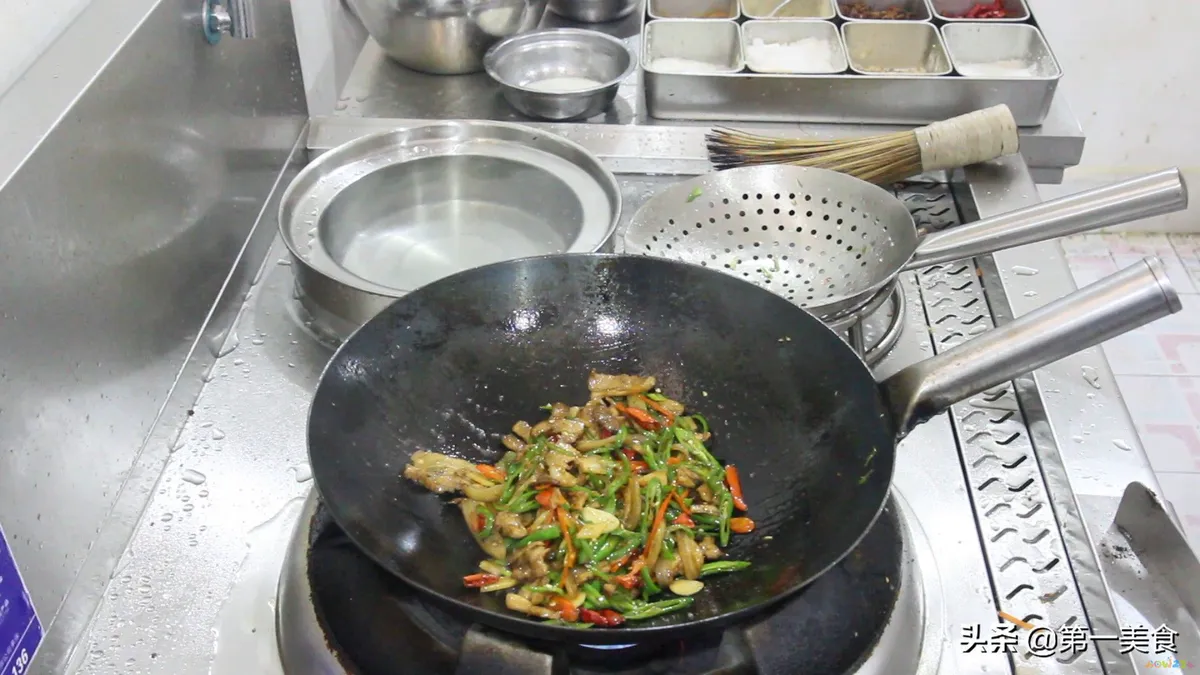 百吃不厌的家常肉小炒_家常小炒肉做法_家常小炒肉