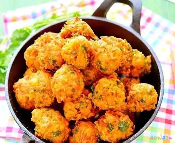 干炸丸子视频做法视频_干炸丸子的家常做法_大厨干炸丸子视频