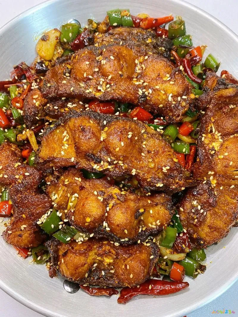 炸鲤鱼家常做法视频_炸鲤鱼怎么做_炸鲤鱼块的家常做法