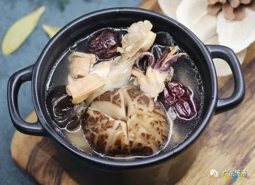 墨鱼汤的家常做法_怎样做墨鱼汤_墨鱼汤制作方法