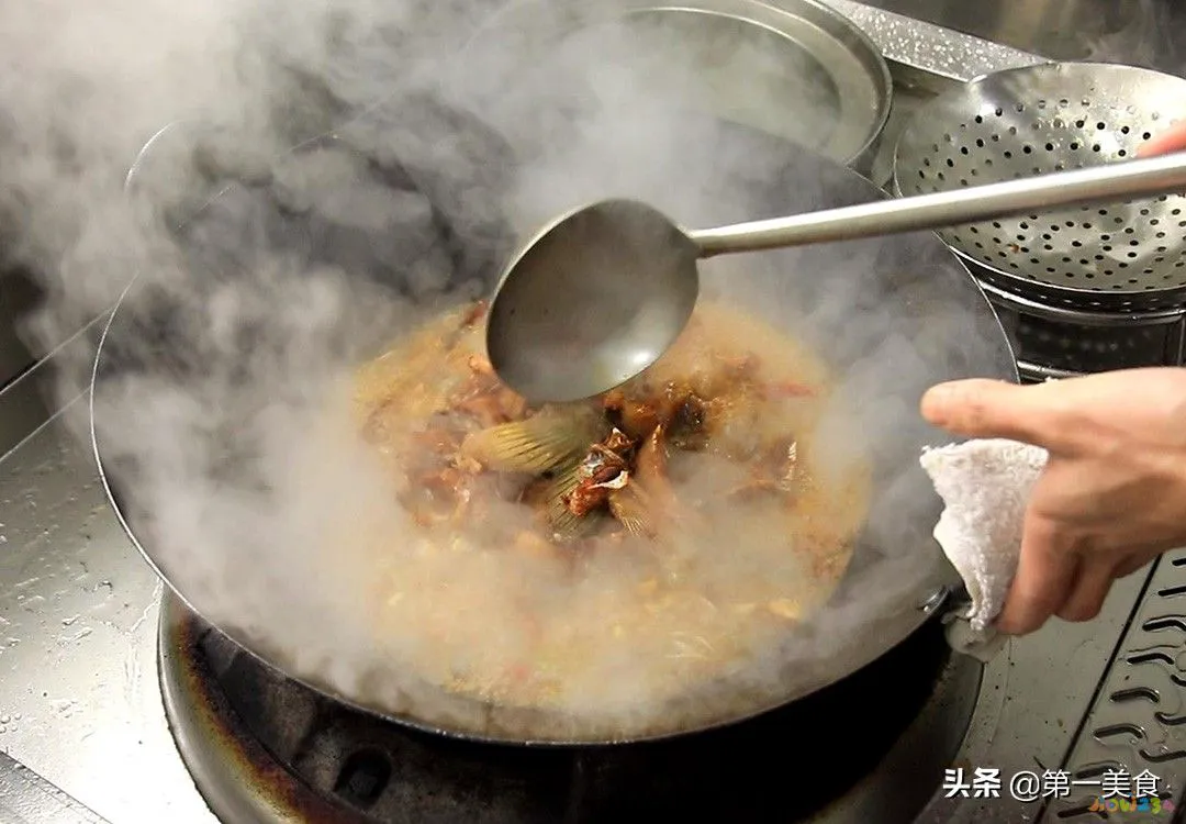 炸鲤鱼块的家常做法_炸鲤鱼家常做法视频_炸鲤鱼怎么做