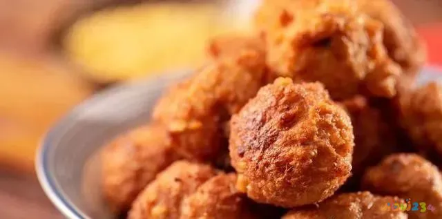 大厨干炸丸子视频_干炸丸子的家常做法_干炸丸子视频做法视频