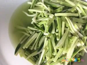 万能下饭菜腌萝卜干的做法 步骤3