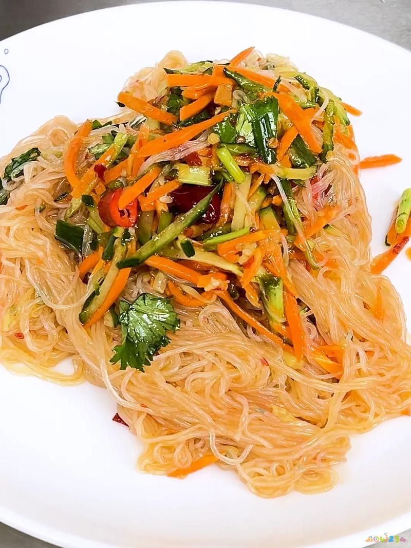 凉拌丝粉怎么做_凉拌粉丝的家常做法_家庭版凉拌粉丝怎么做好吃