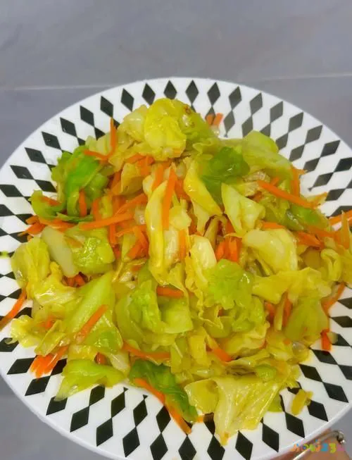 酸辣包菜怎么做的_家常做法酸辣包菜窍门_酸辣包菜的家常做法