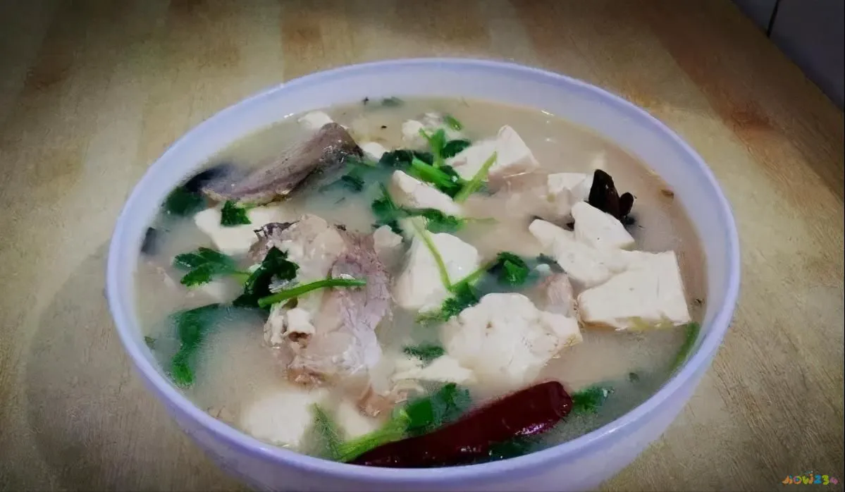 明太鱼炖豆腐汤_豆腐炖明太鱼的家常做法_明太鱼炖豆腐家常做法