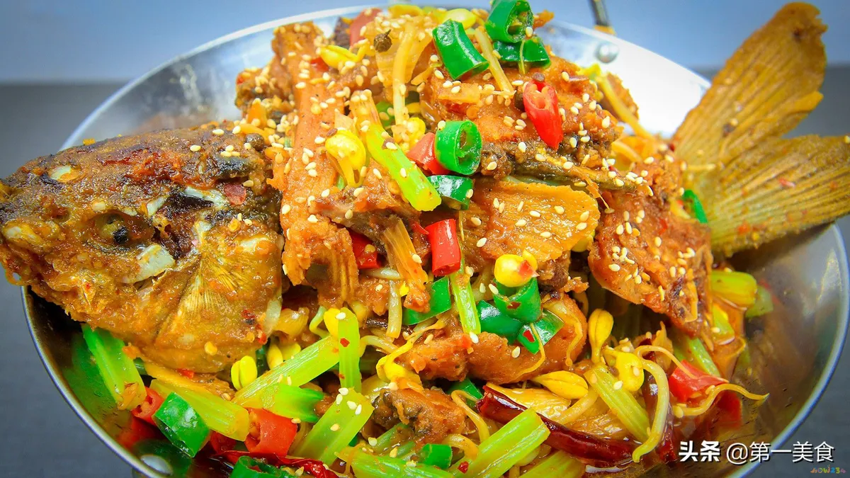 炸鲤鱼块的家常做法_炸鲤鱼家常做法视频_炸鲤鱼怎么做