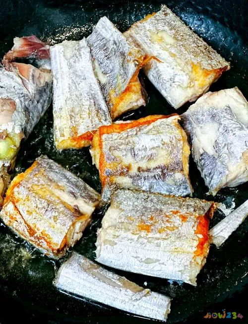 家常红烧带鱼的做法及步骤窍门_家常红烧做法带鱼怎么做_红烧带鱼的家常做法