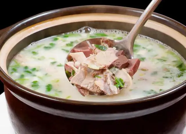 羊肉汤、冬酿酒、糯米饭,这些馋人美食让冬至餐桌更添养生价值-第1张图片-就爱百科 羊肉汤、冬酿酒、糯米饭,这些馋人美食让冬至餐桌更添养生价值-第1张图片-就爱百科
