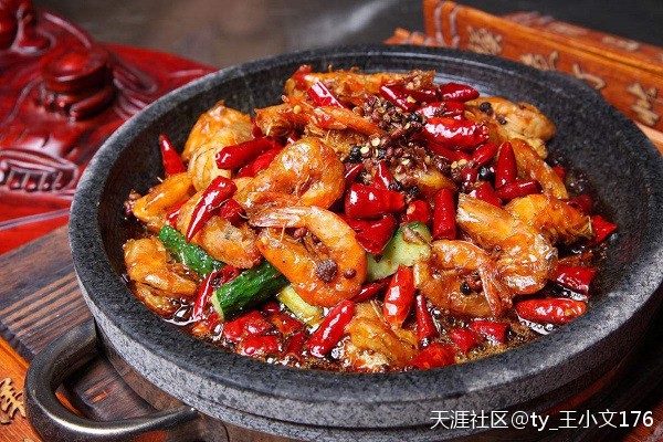 石小煲养生石锅菜是你不能错过的美食-第1张图片-就爱百科