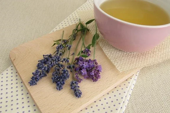 养生之花茶养生,简单又方便,每天在家就能做-第3张图片-就爱百科 养生之花茶养生,简单又方便,每天在家就能做-第3张图片-就爱百科